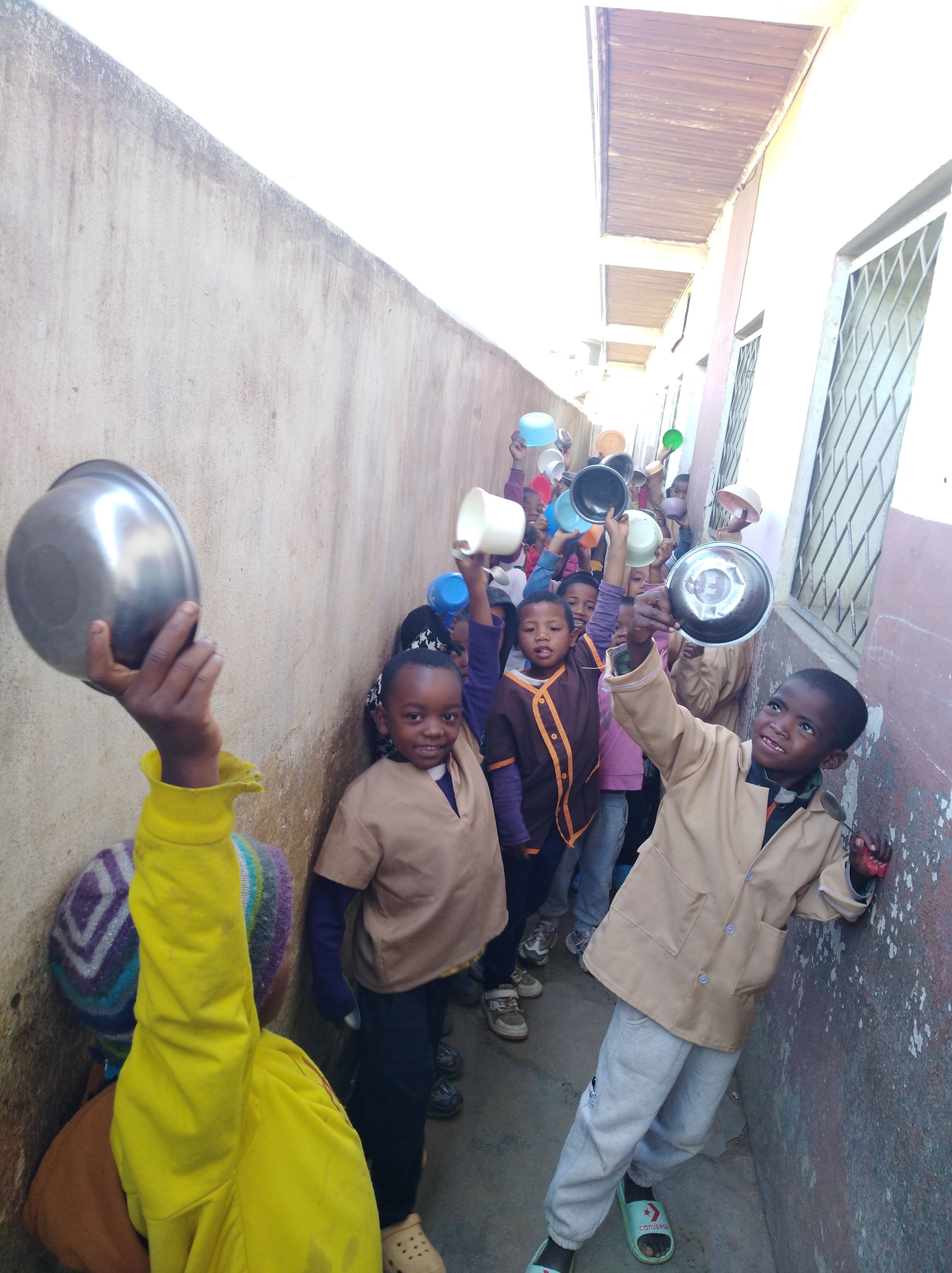 Distribution de la collation Koba Tsinjo